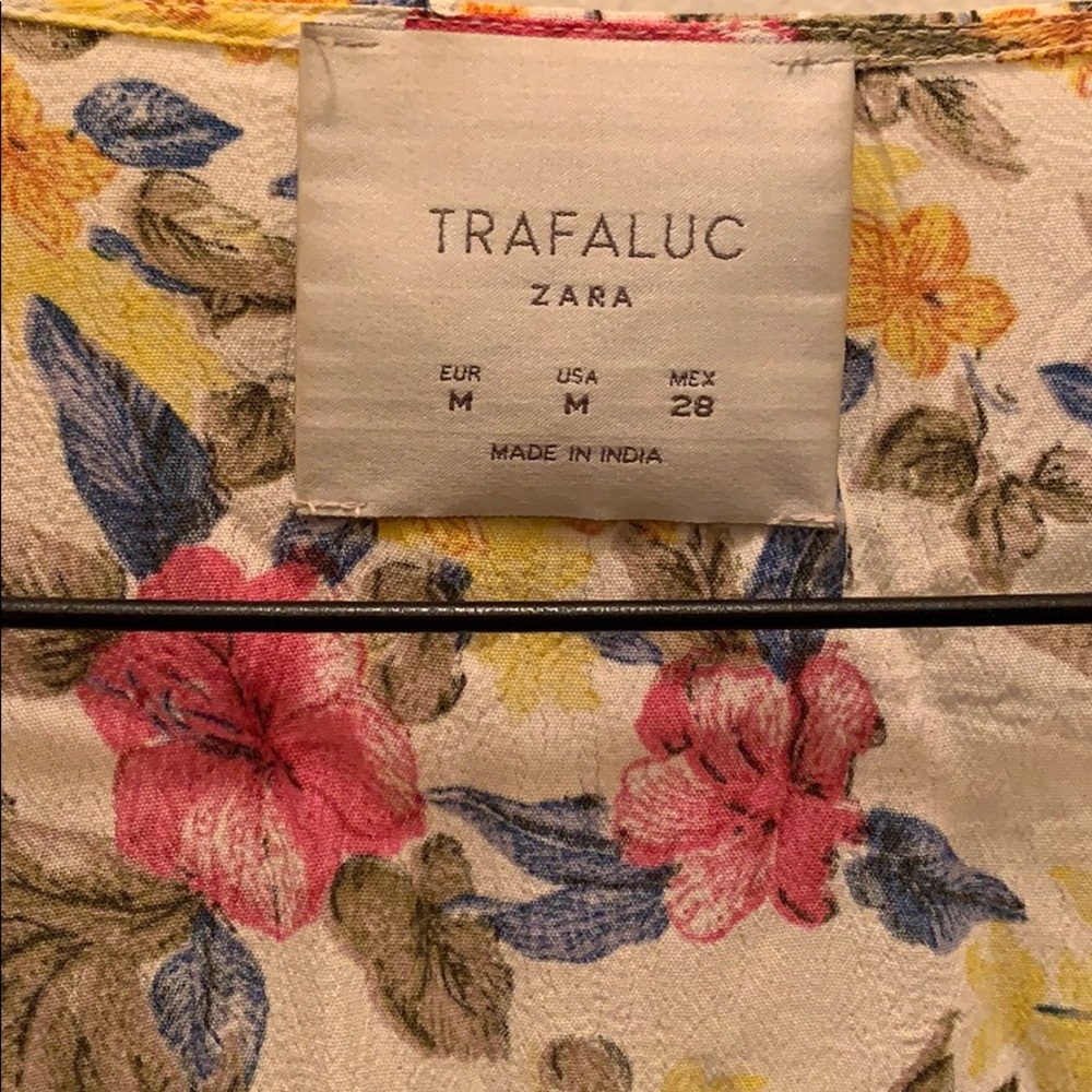 Zara Trafaluc fringed kimono in floral - Picture 2 of 4